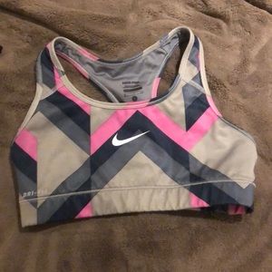 Nike pro sports bra